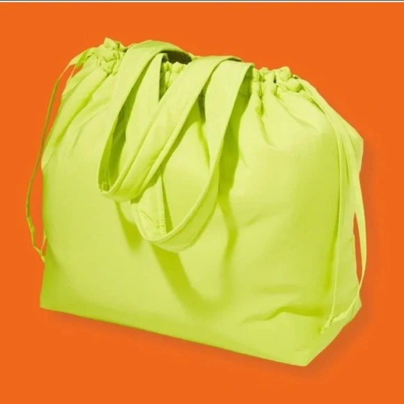 25 Piece Cosmetic Bundle with large makeup/travel bag - Picture 2 of 7